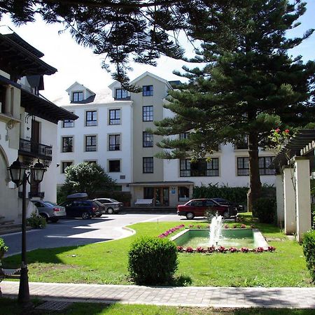 Hotel Y Apartamentos Arias Navia Bagian luar foto