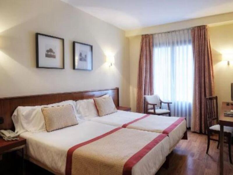 Hotel Y Apartamentos Arias Navia Bagian luar foto