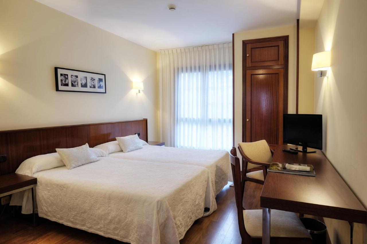 Hotel Y Apartamentos Arias Navia Ruang foto