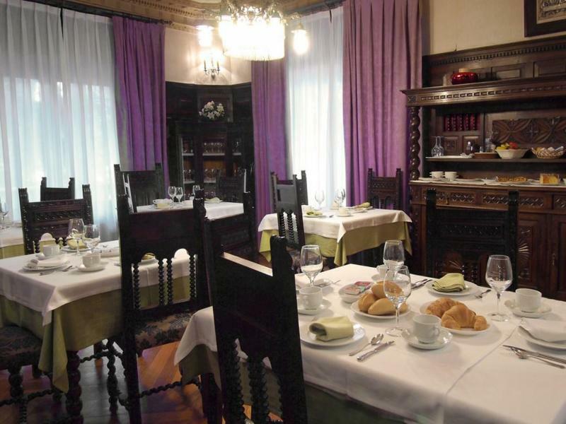 Hotel Y Apartamentos Arias Navia Bagian luar foto