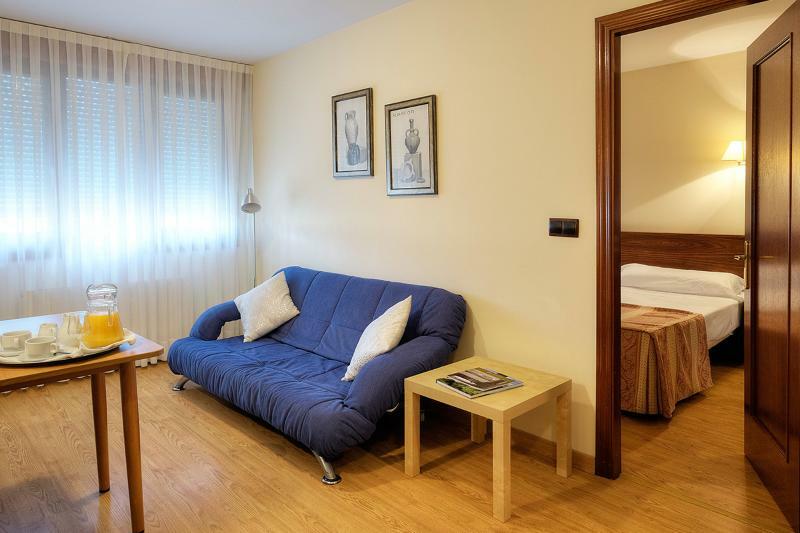 Hotel Y Apartamentos Arias Navia Bagian luar foto